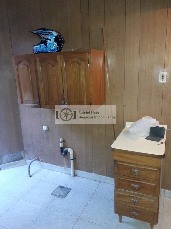 VENTA PROPIEDAD CIUDAD CALLE RODRIGUEZ CASI MOLDES 3 DORM 2 BÑ, PATIO CHURAS COCHERA
