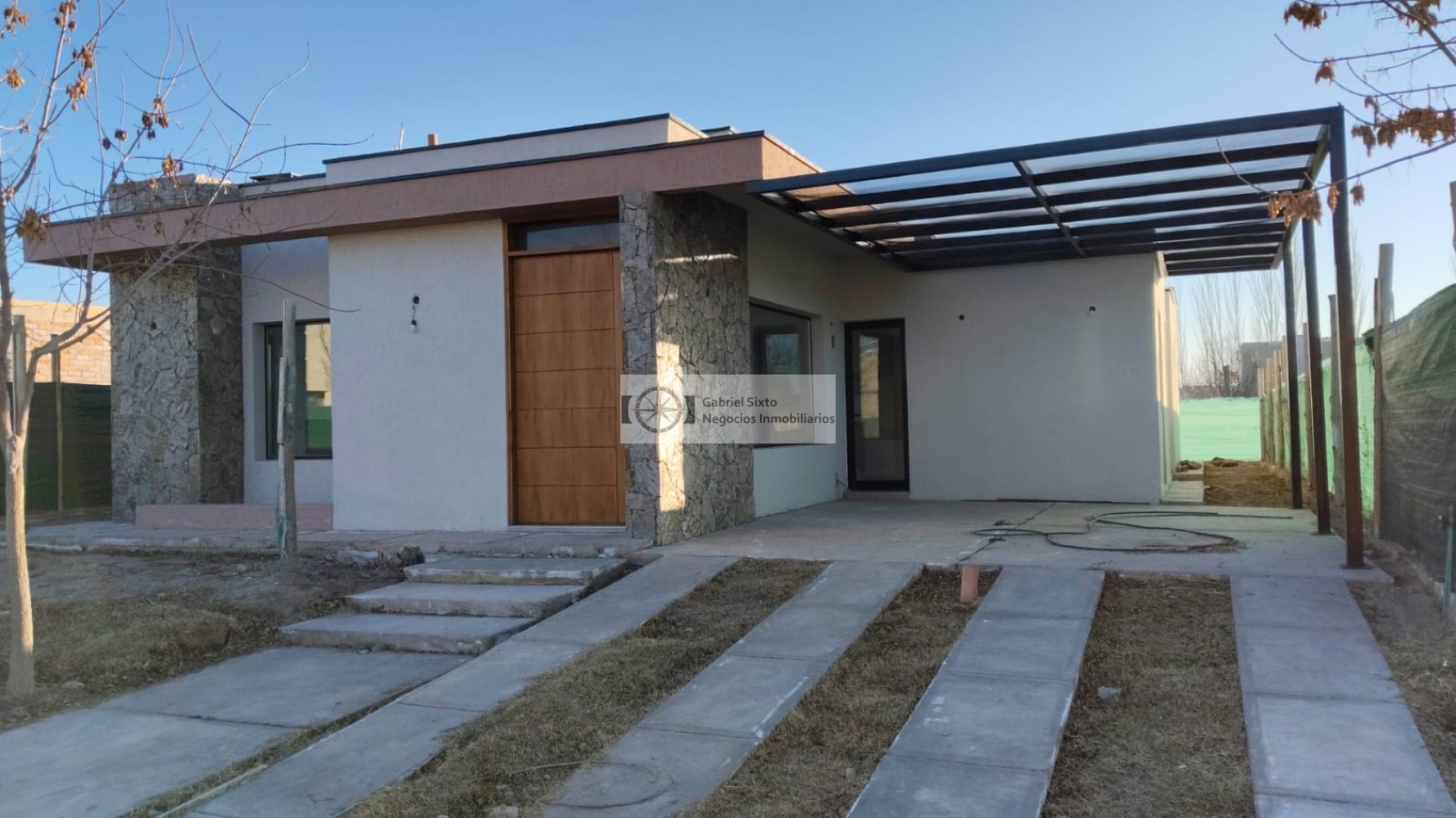 VENTA CASA A ESTRENAR MAIPU B° PRIVADO L LUISA - 3 DORM, COCHERA DOBLE 3 BÑ TODO PLANTA BAJA