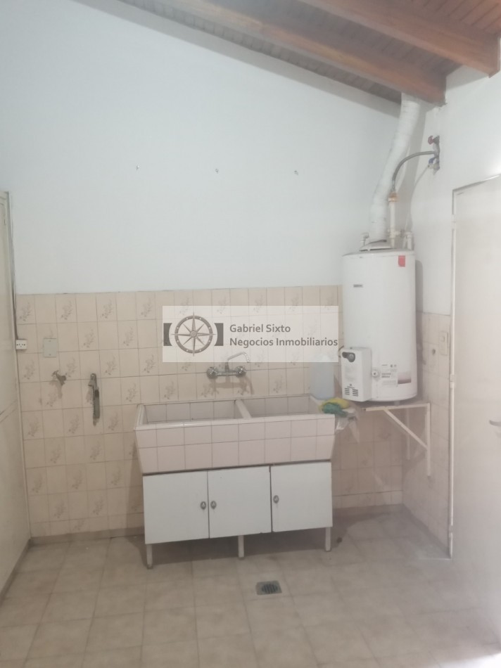 ALQUILER CASA COMO LOCAL COMERCIAL UBICADA SOBRE CALLE AVELLANEDA A MTS YPF SHOPPING