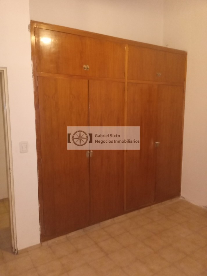 ALQUILER CASA PARA DESTINO COMERCIAL CON EXCELENTE PASADA A MTS YPF SHOPPING MENDOZA 