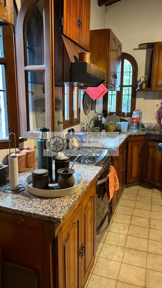 VENTA CASA EN BARRIO CERRADO DE GUAYMALLEN 3 DORM 2BÑ MUY AMPLIA
