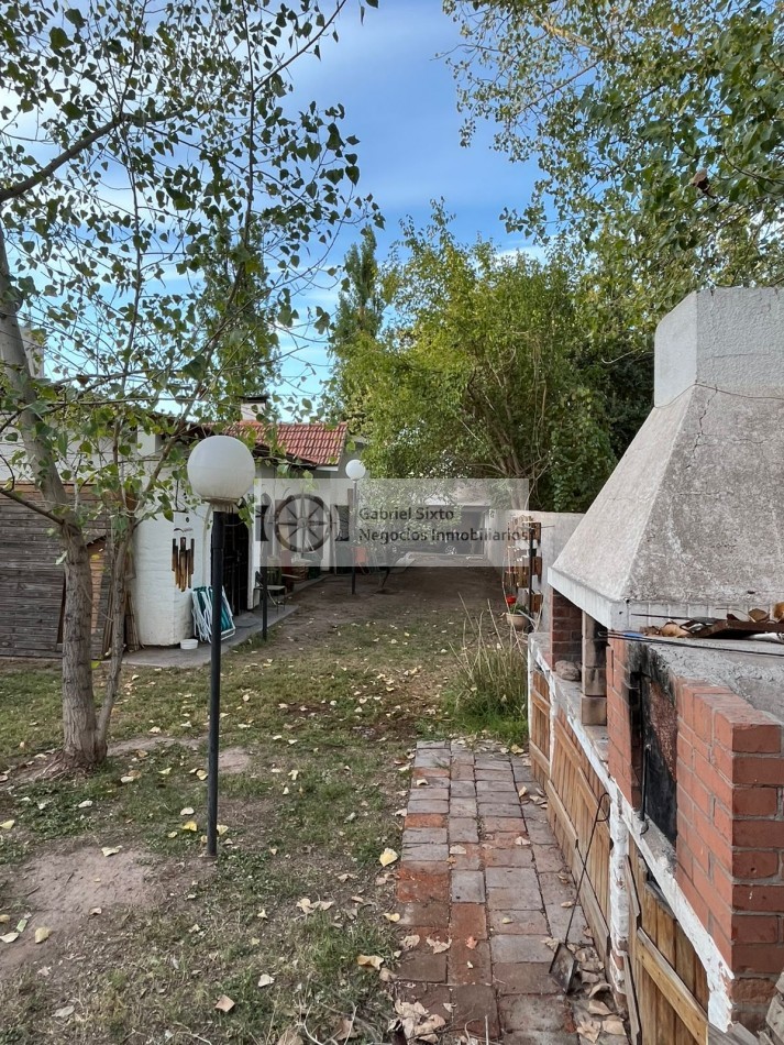 VENTA CASA EN BARRIO CERRADO DE GUAYMALLEN 3 DORM 2BÑ MUY AMPLIA
