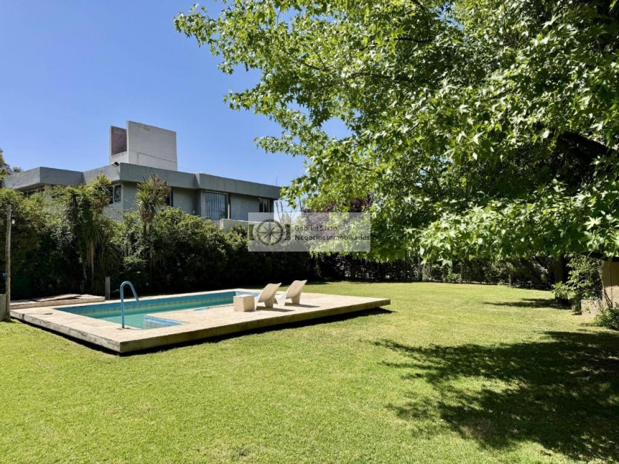 ALQUILER CASA CATEGORIA, CHACRAS DE CORIA (B° WILRRY) PISCINA 4 DORM 3 BÑ COCH. IMPECABLE