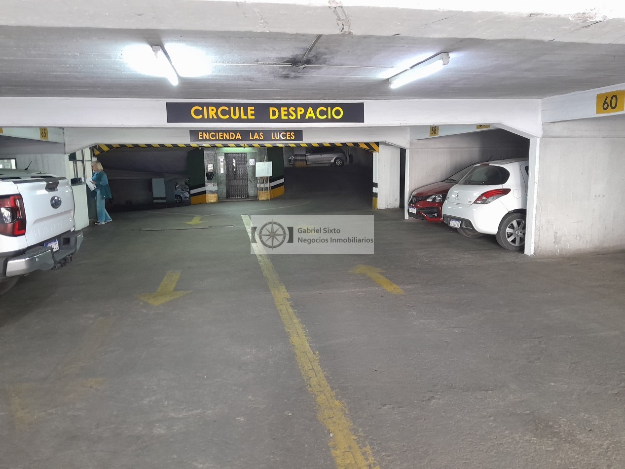 VENTA COCHERA CENTRO MENDOZA calle Rivadavia a mts de España y 9 de Julio 