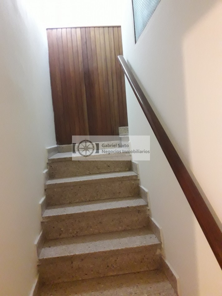 VENTA PROPIEDAD CIUDAD CALLE RODRIGUEZ CASI MOLDES 3 DORM 2 BÑ, PATIO CHURAS COCHERA