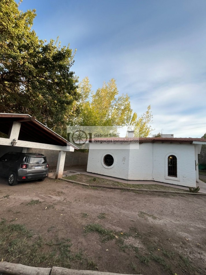 VENTA CASA EN BARRIO CERRADO DE GUAYMALLEN 3 DORM 2BÑ MUY AMPLIA