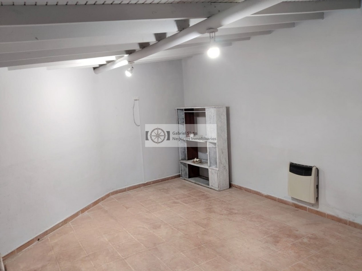 VENTA CASA ESQUINA MAIPU (Gral Gutierrez) B° Las Tocarcitas 