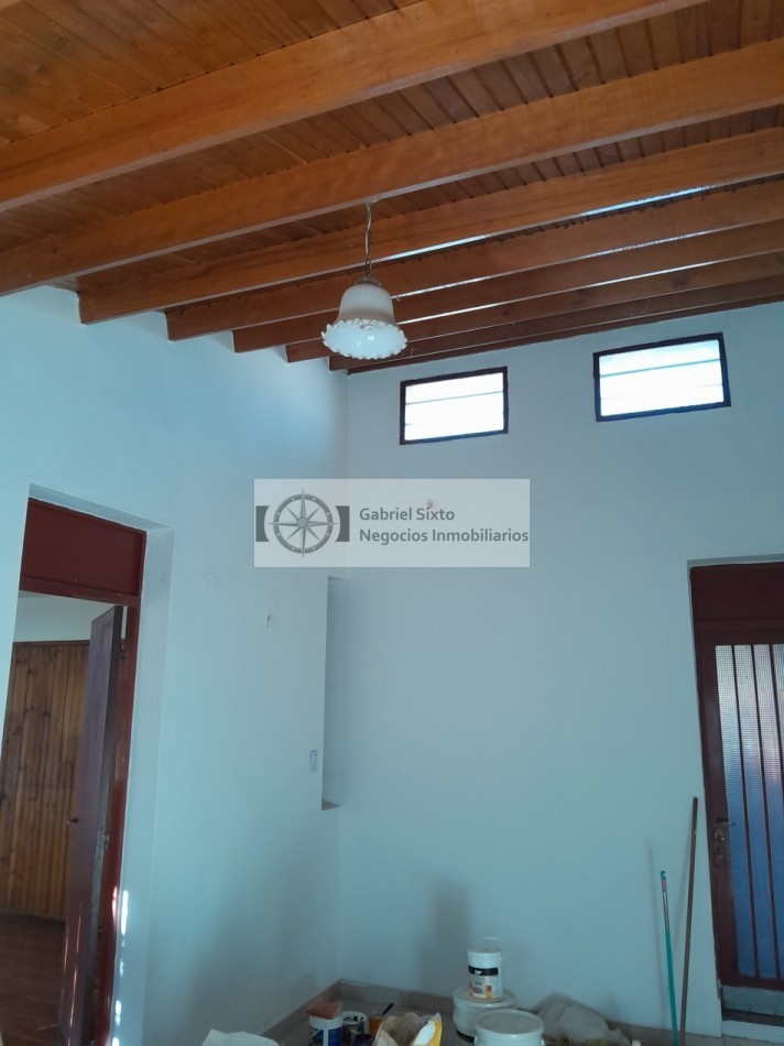 VENTA CASA B° UJEMVI LAS HERAS 4 DORM 2 BÑ COCHERA TECHADA. IMPECABLE!!!