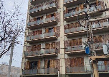 ALQUILER DEPTO 2 DORM IMPECABLE!!!  MUY AMPLIO, A METROS DE ARISTIDES, CON BALCONES 