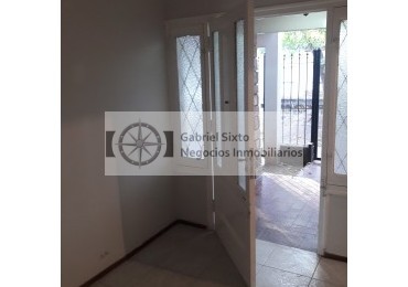 VENTA PROPIEDAD CIUDAD CALLE RODRIGUEZ CASI MOLDES 3 DORM 2 BÑ, PATIO CHURAS COCHERA 