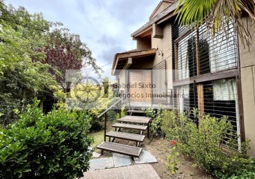 ALQUILER CASA CATEGORIA, CHACRAS DE CORIA (B° WILRRY) PISCINA 4 DORM 3 BÑ COCH. IMPECABLE 