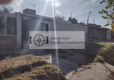 ALQUILER CASA B° SUPE CARRODILLA, COCHERA, TRES. DORM BAÑOS TODOS LOS SERVICIOS 