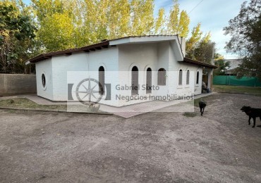 VENTA CASA EN BARRIO CERRADO DE GUAYMALLEN 3 DORM 2BÑ MUY AMPLIA 